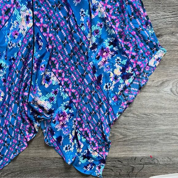 ASTR the Label Blue and Pink Geometric Handkerchief Midi Dress Womens size Small - Picture 6 of 10